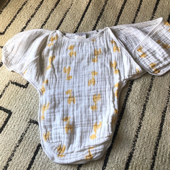 Aden + Anais swaddle sleep sack - Picture 4 of 8